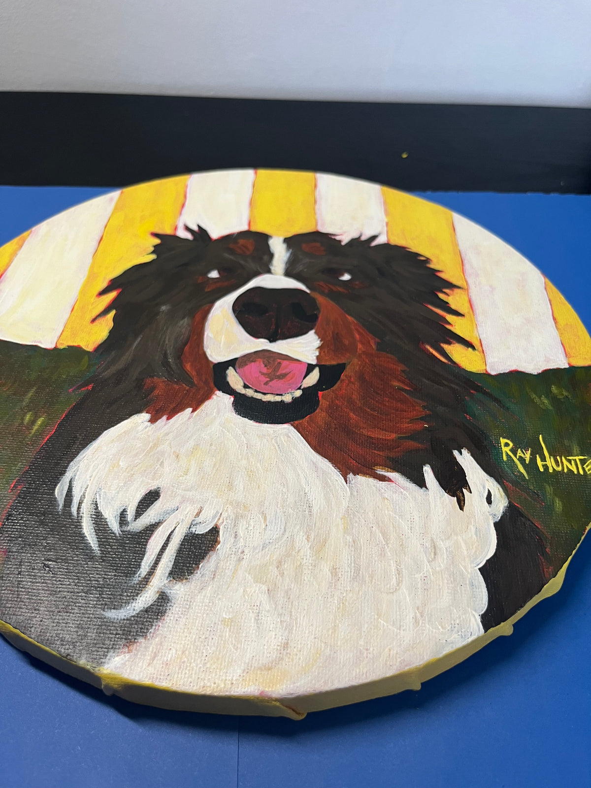 Pet Portrait Commission - 25 x 25cm Circular Canvas